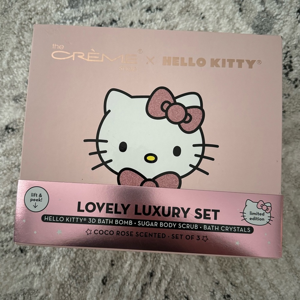Hello Kitty Bath Set lovely luxury set brand new in box